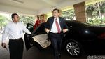 Luhut Sambangi Kantor ESDM