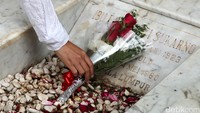 Mereka tergabung dalam Gerak Indonesia berziarah.