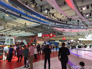 Kesan Orang Jepang pada Pameran Mobil di Indonesia