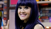 Pemilik nama asli Yuli Rachmawati itu terlihat fresh dan ceria. Pool/Ismail/detikFoto.
