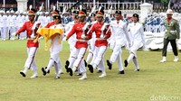 Mereka dilatih oleh prajurit TNI yang sehari-hari berdinas di Garnisun Tetap I/Jakarta, Jakarta. (Puspen TNI)