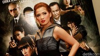 Penampilannya ini tentu sangat berbeda dari gayanya yang biasa centil. Pool/Gus Mun/detikFoto.