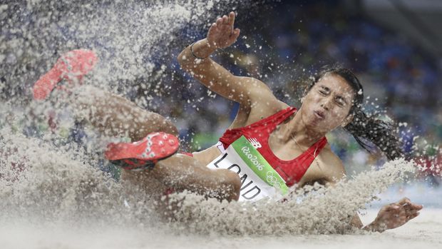 Maria Londa membuat kejutan dengan meraih emas pada Asian Games 2014 di cabang lompat jauh.