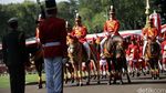 Bendara Pusaka Diarak Kereta Kencana