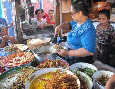 Bali Punya Nasi Campur Komplet Berlauk Sate Lilit dan 