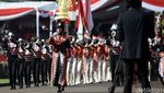 Bendara Pusaka Diarak Kereta Kencana