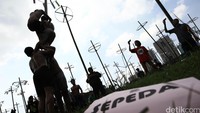 Beragam hadiah disediakan, di antaranya adalah sepeda.