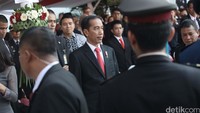 Presiden Joko Widodo (Jokowi) menjadi inspektur upacara dalam peringatan Hari Kemerdekaan ke-71 di Istana Merdeka.