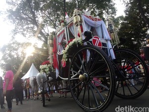 Kepulangan Ki Jaga Raksa ke Purwakarta Disambut Pasukan TNI dan Polri