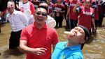 Ridwan Kamil Lomba Makan Kerupuk