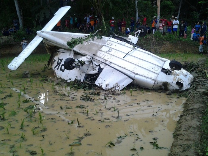 Polisi: Pesawat Alami  Gangguan Mesin, Lalu Mendarat Darurat di Sawah