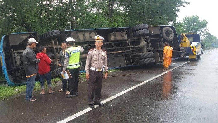 Tiga Kendaraan Terlibat Kecelakaan di Tol Padaleunyi, 14 Orang Terluka
