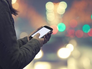 Revisi UU ITE Bikin Orang Ngeri Posting di Medsos