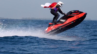 SeaDoo Peringati HUT RI dengan Atraksi di Tengah Laut