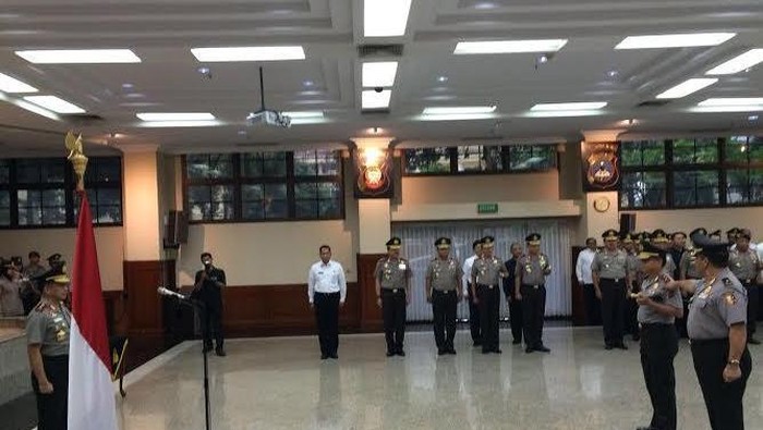 Kapolri Lantik Kenaikan Pangkat 13 Perwira Tinggi