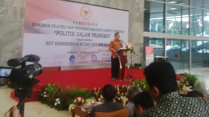 Politik dalam Prangko di Gedung DPR