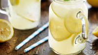 Diakhir film Cabin Fever terlihat Paul yang kotor dan berdarah terbaring di tepi danau, sementara diseberangnya seorang anak laki-laki dan perempuan tengah mengisi cooler yang dipakai untuk menjual lemonade dipinggiran kota. Foto: iStock