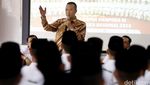 Imam Nahrawi Terima Kunjungan Paskibraka