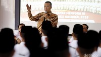 Menpora Imam Nahrawi menyambut langsung para peserta Paskibraka.