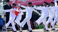 Eko menjadi inspektur upacara HUT ke-71 RI. Wahyu Wening/Kemendes.