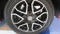 Ppelek alloy Twin Spoke Diamond Cut 16 inci. Untuk harga mobil dijual masing-masing All New i20 GL MT Rp 249.000.000 dan All New i20 GL AT Rp 263.000.000. Foto: Rangga Rahardiansyah