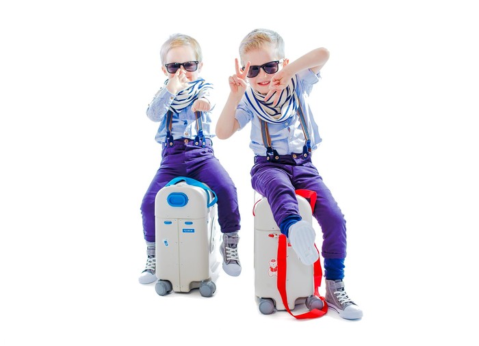 Koper Baru Untuk Liburan Anak, Bisa Berubah Jadi Kasur