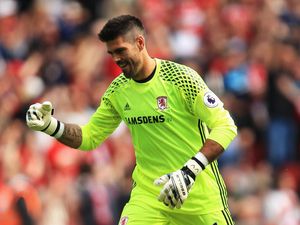 Pernah Disia-siakan, Valdes Tetap Anggap Van Gaal seperti Sosok Ayah