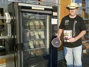 Kepiting Hidup hingga Mashed Potato Bisa Dibeli di Vending Machine (2)