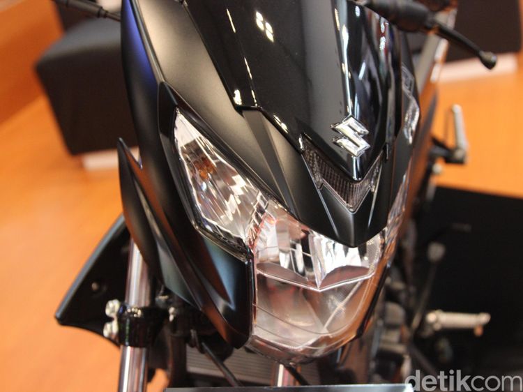 Suzuki Rilis Satria F150 Black Predator