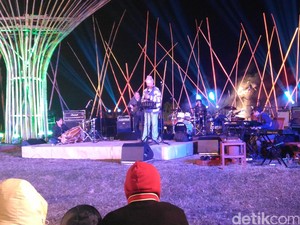 Ulang Tahun ke-50, Dwiki Dharmawan Bersyukur Masih Bisa Berkarya
