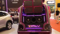 Suara juga ditunjang dengan subwoofer Triple Magnet seri 6012 Competition, dan Power Amplifire menggunakan Venom Inteligent series.
