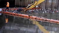 Dinas Kebersihan DKI Jakarta melalui Unit Pengelola Kebersihan (UPK) Badan Air menjadikan kali Ibukota berubah wajah.