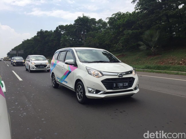 Sensasi Mengendarai Sigra, Mobil LCGC Rasa Low MPV