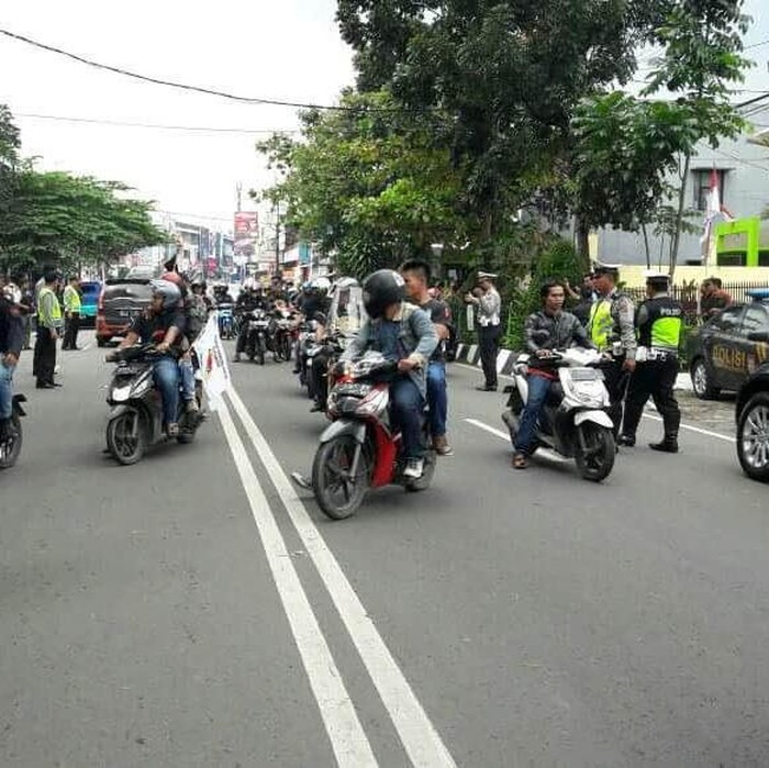 Penampakan Jalan Macet Akibat Demo yang Sebabkan Balita Elvio Terhambat ke RS