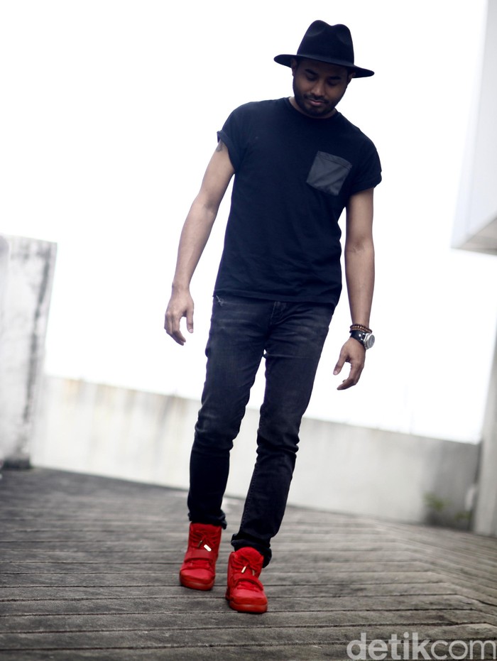 Rayen Pono Bawakan Lagu Gagal Move On Ciptaan Badai