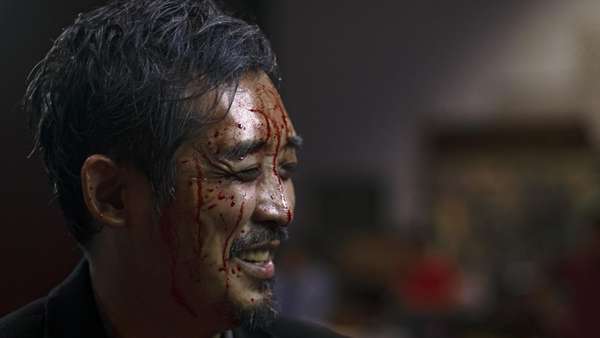 Darah dan Baku Hantam di Headshot Darah dan Baku Hantam di Headshot