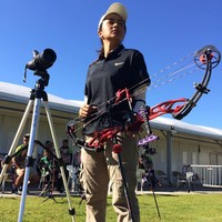 Dinda yang juga merupakan brand ambassador kosmetik Marina mulai masuk ke tim nasional pada 2007. Momen terbaik bagi Dinda bukanlah saat dirinya mendapatkan medali emas, tetapi saat dirinya berhasil bangkit dan berjuang untuk bisa mencapai hasil yang bagus saat ia tengah terjatuh. Foto: Instagram Dellie Threesyadinda