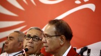 Melanjutkan pengarahan Ketua Umum partai kami (PKPI), kami selaku pelaksana tugas telah mempersiapkan acara sehingga seluruh kegiatan ini bisa berjalan dengan baik sehingga tidak mengganggu roda organisasi dan program kerja pemerintah. Acara akan dilaksanakan pada tanggal 27 bulan ini, 2016 ini. Rencananya di hotel Milenium, Jakarta, ujar ketua panitia pelaksana KLB PKPI, Monang Siburian.