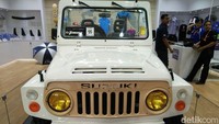 Jimny generasi pertama yang diproduksi di Indonesia  ini juga memiliki beberapa model lainnya yaitu Jimny LJ-80, Jimny LJ-80V dan Jimny LJ-80Q Canvas. Setelah itu, diikuti dengan Jimny generasi kedua yang hadir dengan beragam model seperti SJ410V1, SJ410Q Canvas, SJ410V2, SJ410V3, SJ410QR,  SJ410V4 2WD & 2WD B/C, SJ410V 4WD dan SJ410 Cowl. Foto: Rangga Rahadiansyah