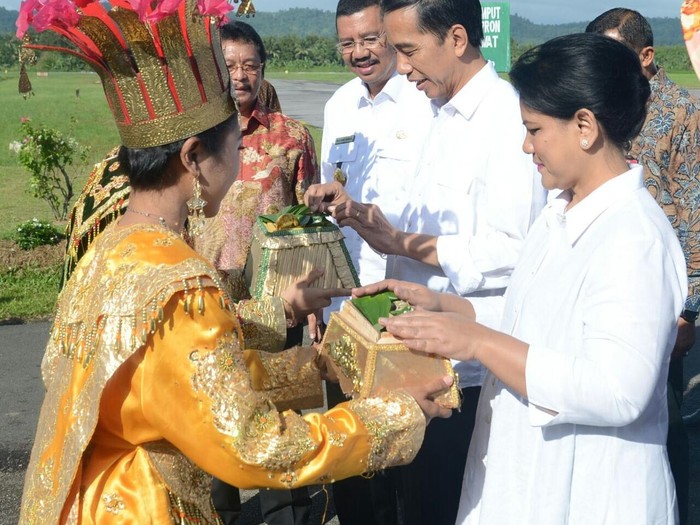 Kunjungi Sumut, Jokowi Groundbreaking Perluasan Pelabuhan Sambas Sibolga