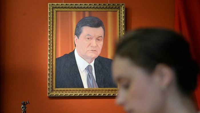 FBI Selidiki Keterlibatan Warga AS dalam Kasus Korupsi Eks Presiden Ukraina