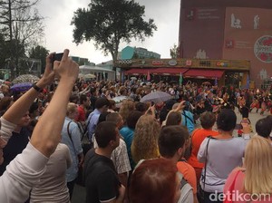 Festival Indonesia Dibuka, Ribuan Warga Rusia Penuhi Hermitage Garden