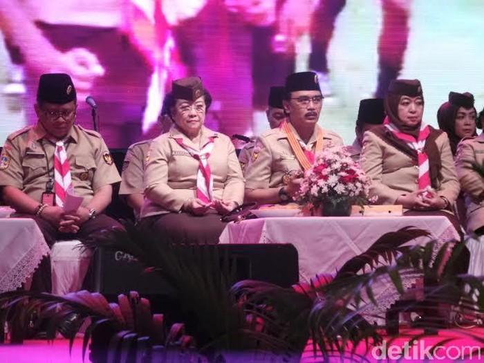 Ditanya Soal Pilkada DKI, Megawati Hanya Diam