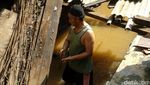 Banjir di Cilandak Surut, Warga Jemur Kasur