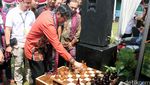Menkum HAM Lomba Balap Karung di LP Cipinang