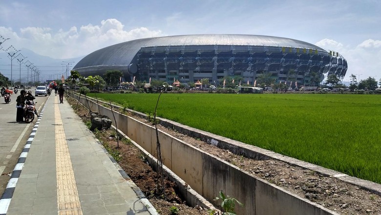 Pemkot Bandung Janji Perbaiki Stadion GBLA Pemkot Bandung Janji Perbaiki Stadion GBLA
