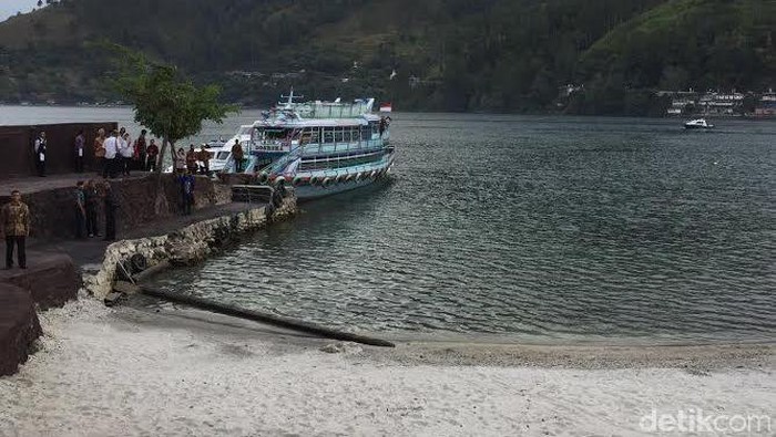 Jokowi Kunjungi Pulau Samosir dan Hadiri Karnaval Danau Toba Hari Ini