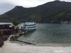 Jokowi Kunjungi Pulau Samosir dan Hadiri Karnaval Danau Toba Hari Ini