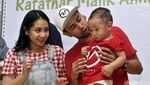 Muah! Ciuman Sayang Raffi dan Gigi di Ultah Rafathar
