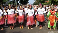 Sebuah kegiatan bertajuk Bagimu Negeri Kami Menari digelar di Car Free Day, Jakarta Minggu (21/08/2016).